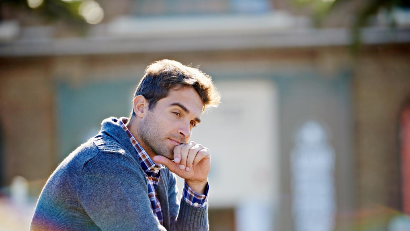 Просроченный паспорт за границей: куда обращаться?